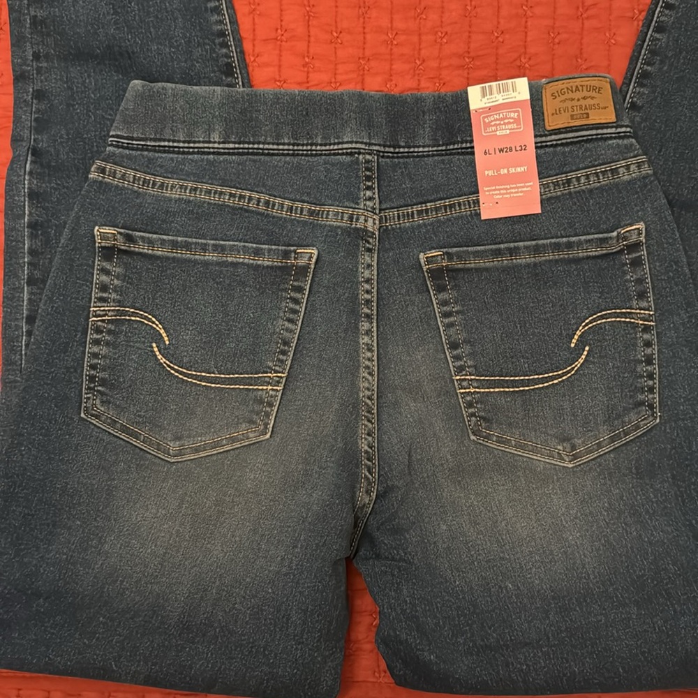 Levi’s Pull on Skinny Jeans - Picture 4 of 10